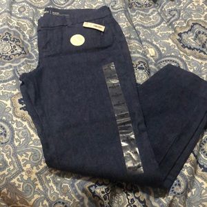 Old Navy Pixie Mid-Rise Ankle length size 2